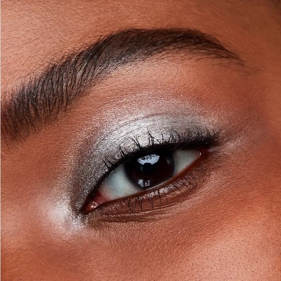 MAC Dazzleshadow Liquid Eyeshadow- Stars in My Eyes - Picture 6 of 6